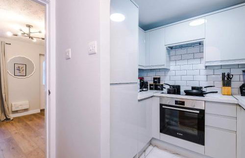 Long Stays Offers , New 2 Bed APT , Sleeps 3 , Wigan , Perfect for Relocations , Contractors , Families - Photo 22