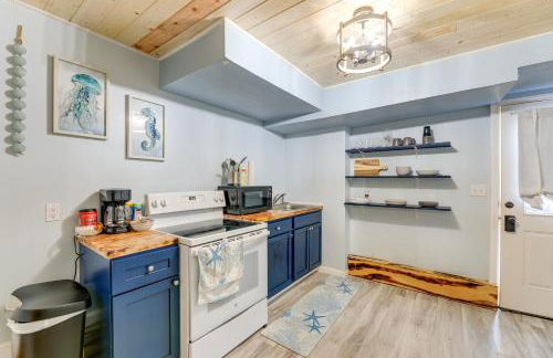 12 Mi to Beach! Cozy Cove with Patio in Newport - Foto 1