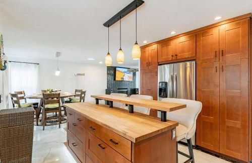 Family Fun 4-bedroom house House with Free Heated Pool & Hot Tub & Game Room & Mini Golf in Chandler - Foto 27