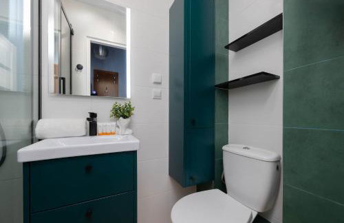 Atmospheric and Spacious Apartment in Warsaw for 3 People by Noclegi Renters - Foto 16