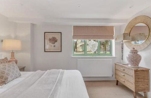 Honeysuckle Cottage - Hot Tub Packages Available - Photo 11