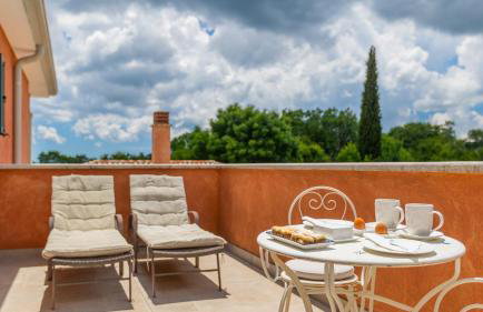 Beautiful Villa Village with tennis court in Tinj - Photo 33