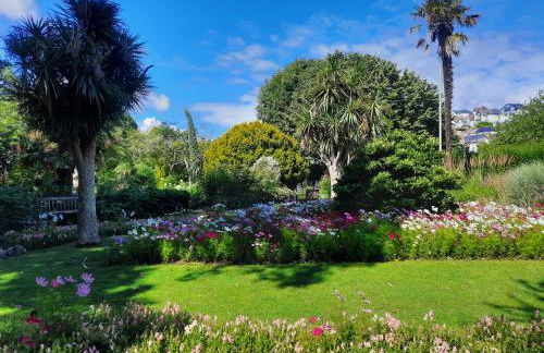 Sunnydaze-detached chalet with 2 bedrooms and 2 bathrooms and private parking outside door - Foto 23