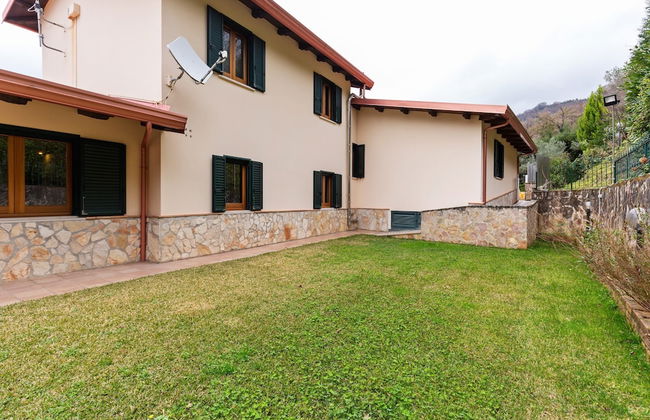 Valley View Villa in San Mango D'aquino with Hot Tub - Foto 30