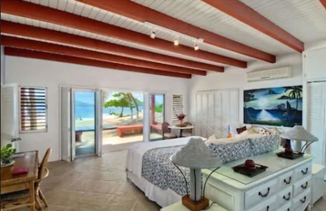 Fort Recovery Beachfront Villa & Suites Hotel - Foto 1