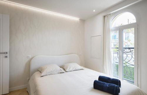 VILLA DES PERGOLAS -6 Bdrs - 5 bathrs -Parking -Jardin -JACUZZI -TRAMstation , 10 min beach - Foto 8