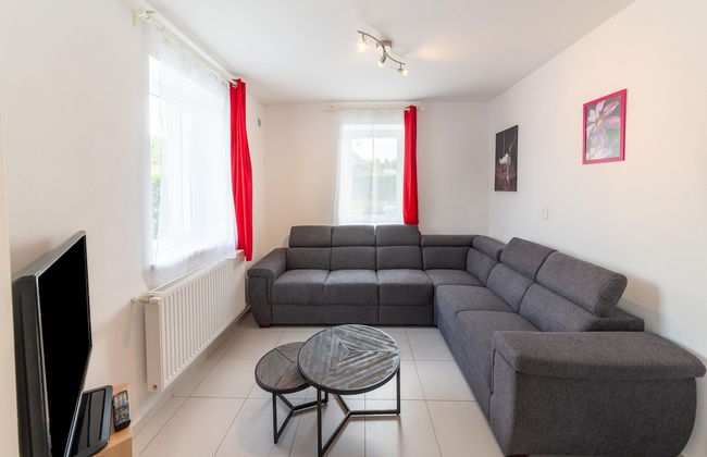 Family Villa Near Lake - Photo 20