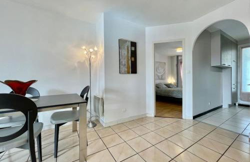 Duplex 70m2 - Vue Cité Mediévale - Parking gratuit - Foto 4