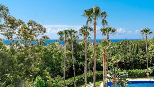 Penthouse Sea Views in Marbella Golden Mile, Puente Romano Area - Foto 3, soundproof, Garden, shuttle, sunbed, Garden view, furniture, towels, Game Room, Squash