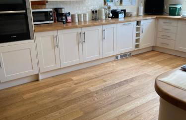 Cotswolds Luxury House in Central Bourton Large Sleeps 2-11. Pet Friendly. - Photo 4