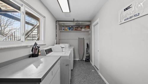 2nd Floor, Corner unit ft. King Bed - Workspace - Foto 4