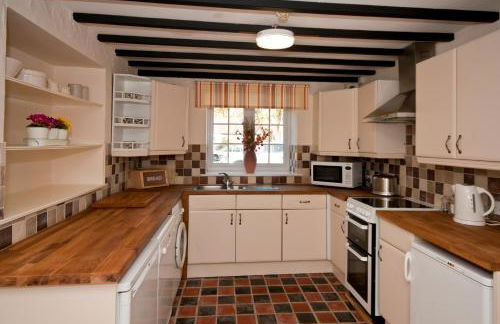 Tros Yr Afon Holiday Cottages and Manor House - Photo 70