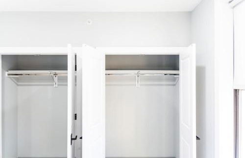 Stylish Two Bedroom Apartment with Free Indoor Parking - Foto 5