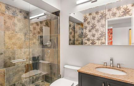 Design-forward Palm Springs home w saltwater pool lush yard multiple outdoor dining areas Casa Papagayo by AvantStay - Foto 38