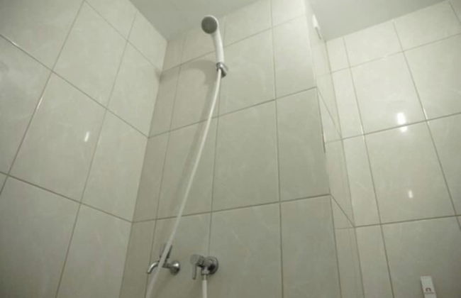 Modern and Comfortable Studio Apartment Springlake Summarecon near Summarecon - Photo 14