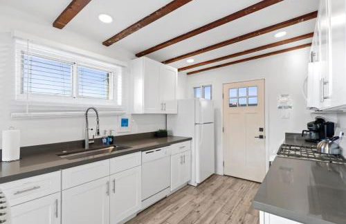 Featherlight Cottage with BBQ and Hot Tub in Downtown Phoenix - Foto 30