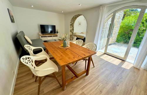 Newly renovated guest apartment at villa with great location! - Photo 2