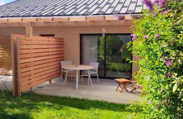 Le Cosy du Plongeoir - T2 neuf avec vue sur le lac de Serre Ponçon et grande terrasse avec jardin - Photo 3