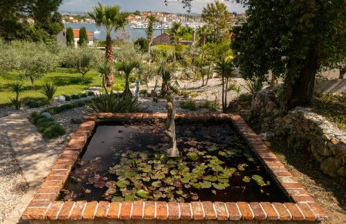 Aurora Lukorana - Photo 32