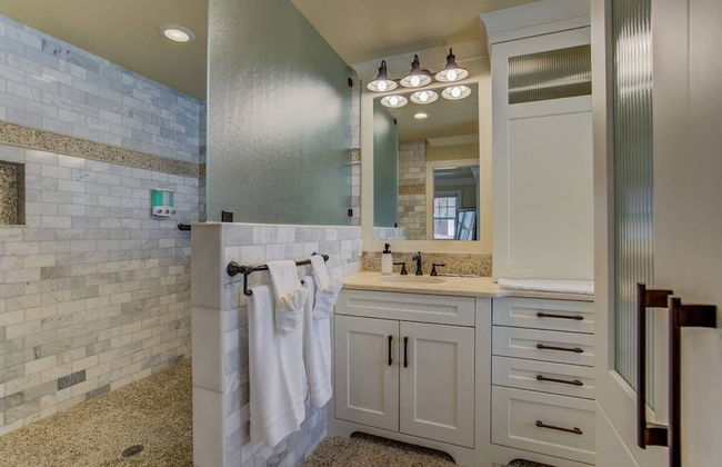 5BR Mnt Viewsdowntown Luxuryfirepit & RV Parking - Photo 44