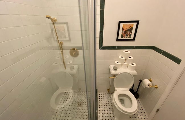 Gorgeous Studio in Beverly Boulevard! Sleeps 4! - Photo 11