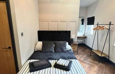 Stunning Town Center Cottage with hot tub - Foto 24