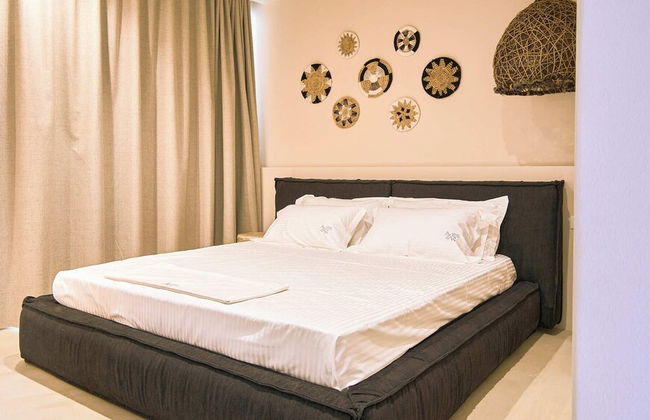 AZAR LUXURY SUITES - Photo 21