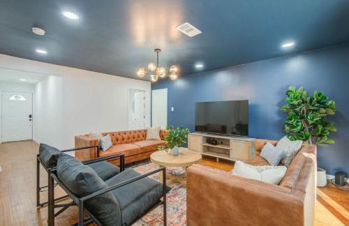 4-BD Mid-Modern Century with Firepit & Playground - Foto 3