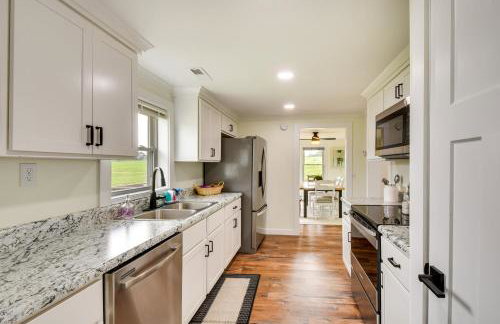 Cozy Fair Play Home with Deck 4 Mi to Lake Hartwell! - Foto 11