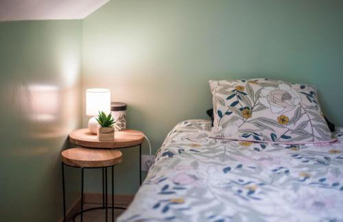 Longère rénovée avec charme, 5 chambres, grand jardin, proche du village, idéale pour 15 pers. - FR-1-410-355 - Foto 21