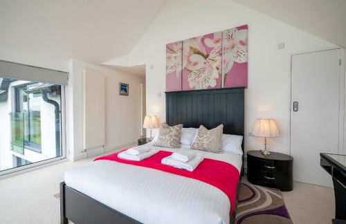 Spacious Coastal Retreat with Sea Views - Foto 23