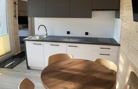 A Morze Domki- Podgrzewany basen, całoroczne klimatyzowane domki, parking - Foto 11