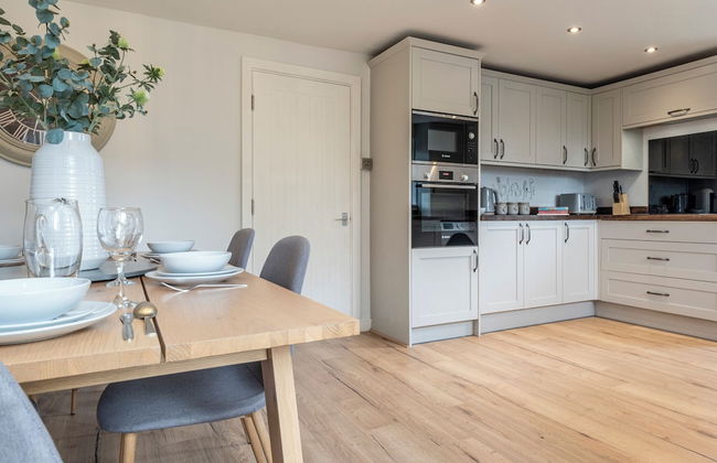 Bright&Spacious 3BD in Centre of Bourton - Photo 29