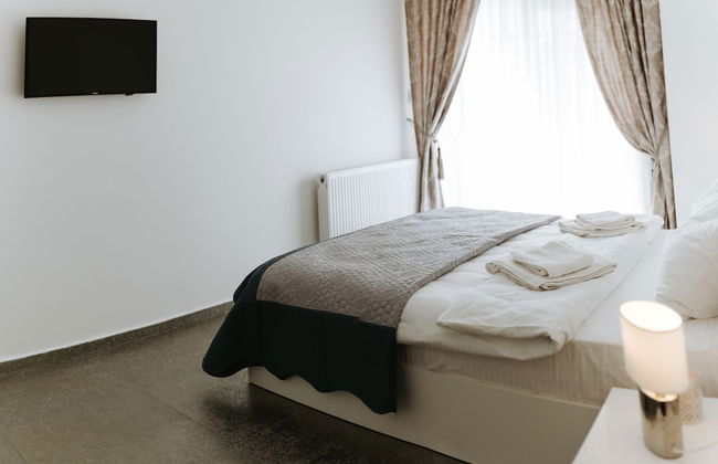 Kings Apartments - Photo 4