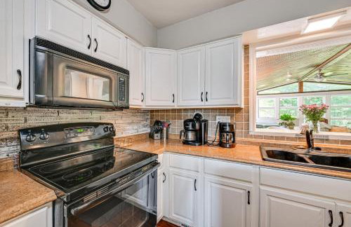 Golf Course Views and Games Galore - Vine Grove Gem! - Foto 11