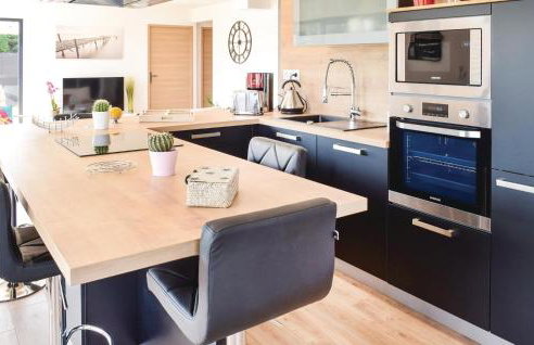 Gorgeous Home In Créances With Wifi - Foto 19