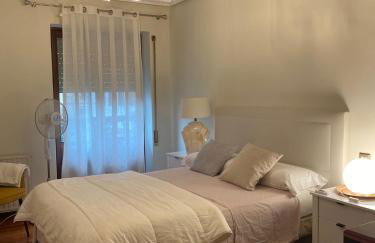 HomeOffice with Church Views - Foto 1