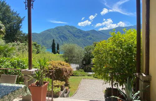 Life is Good - Front Lake Apartment in Villa - Foto 1