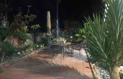 Cozy beach home walking distance from ocean - Foto 31