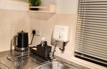 Thorpe Park Studio - Detached Stay & Free Gated Parking - Foto 27