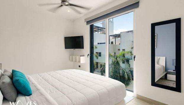 1 Br w 5th Avenue View Steps From the Beach - Foto 5, Habitación