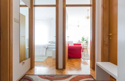 "Apartment Zagreb Idila Center", with a balcony, speed WiFi - Photo 12