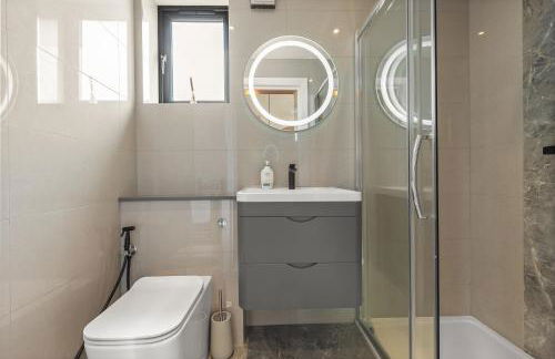 New! Trendy 5BR with Garden and Parking near Wimbledon - Foto 31