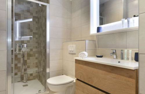 Appartement moderne 46 m², 4 pers, Courchevel Moriond, skis aux pieds, balcon, parking, wifi, ascenseur - FR-1-631-170 - Foto 9