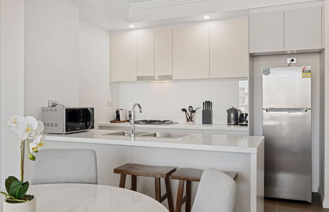 Modern and Spacious Resort-Style Home - Foto 6