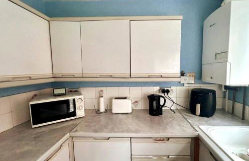 Oldham Bungalow Retreat: 2BD Peaceful Comfort - Foto 15