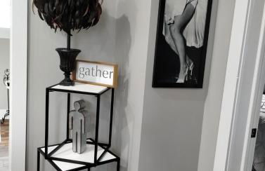 The Bluebird Guesthouse *walk to downtown* - Photo 17