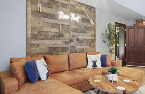 Family Getaway - Outdoor Activity Oasis - Mins to Downtown and Water Parks - Jacuzzi - Game Rm - Foto 22