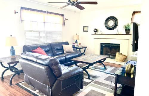 Beautiful Waterfront Home Less Than 7 mins to Beaches - Foto 35