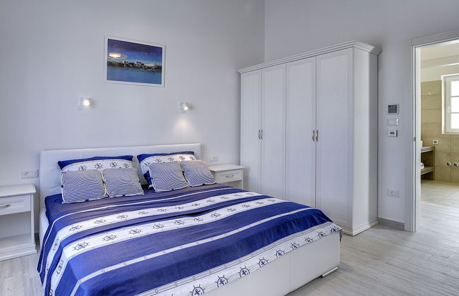 Modern Villa Histria With Pool and View - Photo 2